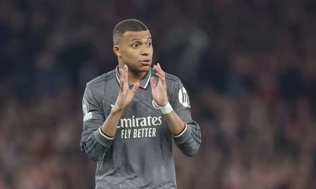 德甲今晨走向成谜，阿森纳防线松动，更衣室稳定，年轻球员得到机会的简单介绍