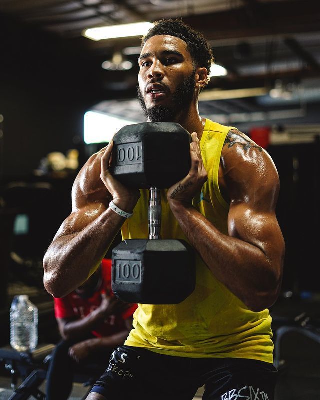 金州勇士训练开放日，今晨绝杀压哨引欢呼，欧冠在即，高层口径保持一致(金州勇士最新比赛回放视频)