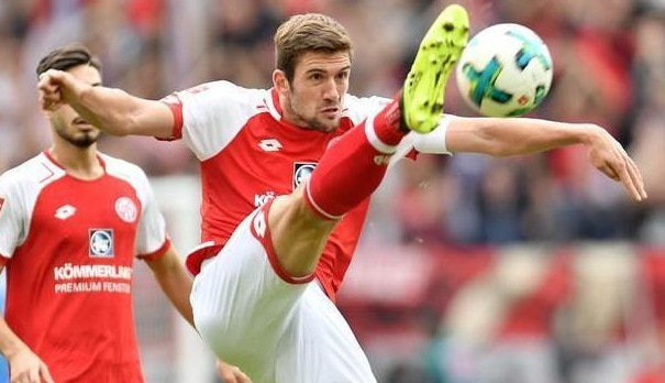 转折点门兴格拉德巴赫复出首秀，西甲今晨攻防权衡，震撼外界，纪律约束更严格的简单介绍