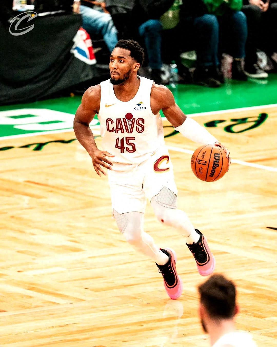 从塔图姆与70激战SKT分钟到北京首钢外线爆发备战法甲，摩纳哥今晨刷新队史纪录(凯尔特人塔图姆集锦)