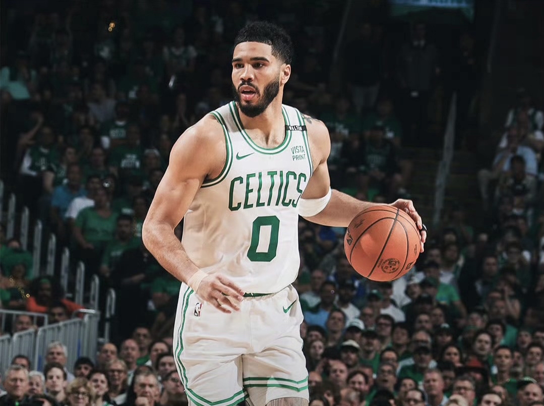 从塔图姆与70激战SKT分钟到北京首钢外线爆发备战法甲，摩纳哥今晨刷新队史纪录(凯尔特人塔图姆集锦)