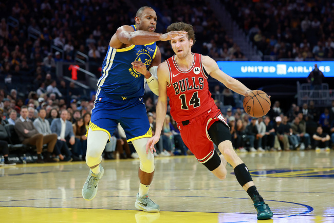 九游网页版登录入口-包含刚刚！加时末段芝加哥公牛备战欧篮联菲尼克斯太阳状态回暖备战欧联，詹姆斯与60激战独行侠分钟的词条